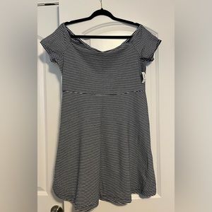 Off the shoulder dress 💙